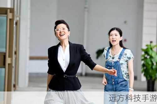 回顾曾黎在《旋风十一人》中的表演,我们不禁为她的才华和魅力所折服,她成功地塑造了钟艳这个角色,让我们看到了一个有血有肉、充满魅力的女性形象,她的表演不仅仅是一种艺术呈现,更是一种情感的传递和共鸣。