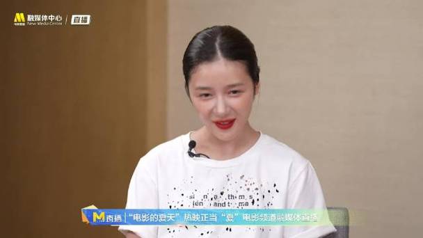 从演员们的精彩表演中,我们也能深刻感受到他们对角色的热爱和投入,他们花费大量的时间去研究角色、理解角色,力求将每个细节都演绎得完美无缺,正是这种敬业精神和专业素养,使得这部作品能够在众多影视作品中脱颖而出,成为观众们津津乐道的经典之作。