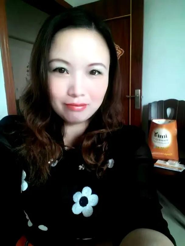 在这个充满梦想和机遇的时代,李红陶用自己的行动告诉我们,只要有梦想并为之努力奋斗,就一定能够实现自己的人生价值,他的故事不仅仅是一个演员的成长历程,更是一个关于坚持、努力和追求的励志篇章,让我们从他的身上汲取力量,勇敢地追求自己的梦想,在各自的领域中创造属于自己的辉煌。
