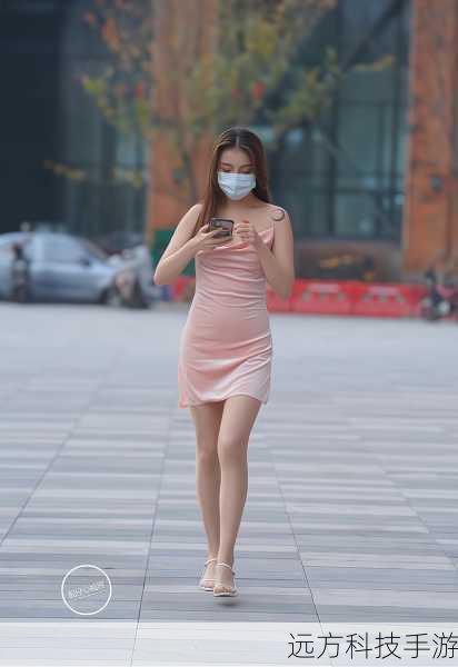 最引人注目的莫过于其背部的“背剑”手写笔设计,这支手写笔不仅造型独特,全金属打造,更在机背上起到了画龙点睛的作用,手写笔通过机身下方的笔套与上部分的弹簧触点进行固定,牢固且不易掉落,手写笔与机背接触的地方还设计了四个橡胶垫,有效避免了金属间摩擦导致的刮花问题,这种设计不仅美观,更体现了诺基亚在细节上的用心。