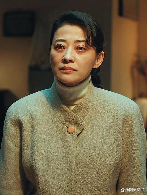 王砚辉在《回来的女儿》中的表演是一次精彩的演绎,他用自己的实力和才华,为观众呈现了一个令人难忘的李承天,他的表演不仅让观众对这个角色有了更深刻的理解,也让人们对他的演技有了更高的评价。