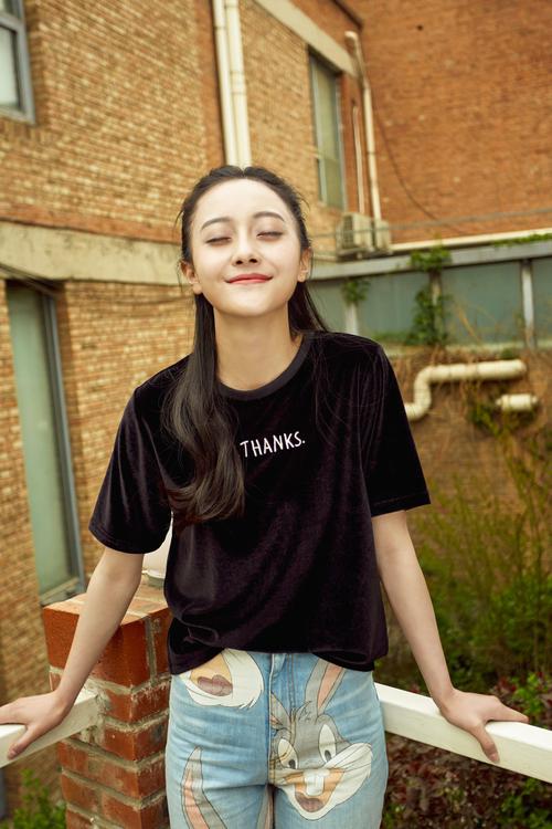 在未来的日子里,我们相信郭玮洁将会继续为我们带来更多精彩的表演,她将不断挑战新的角色和题材,展现出自己更加多元的一面,我们期待着她在演艺道路上能够越走越远,成为一位备受尊敬和赞誉的优秀演员。