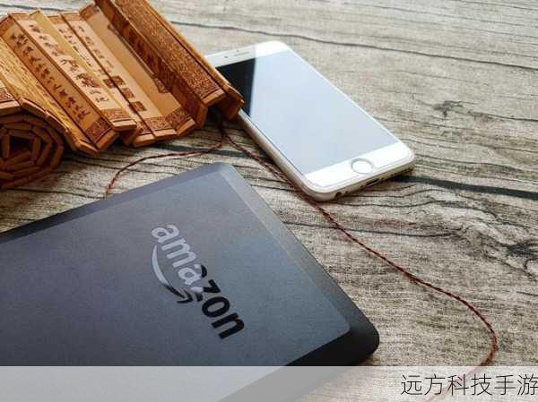 全新Kindle入门版在外观设计上延续了Kindle系列的简约风格,整体造型轻薄便携,机身尺寸为160×115×9.1mm,重量仅为161克,相比旧款更加轻薄小巧,便于随身携带,机身采用直板造型,边框设计更加紧凑,顶部和左右边框厚度相同,整体视觉效果更加统一和谐,配色方面,依然提供经典的黑色和白色两种选择,简约而不失时尚感。