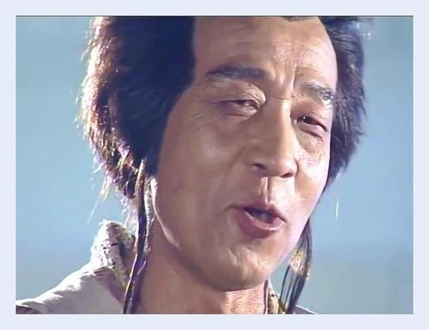 大木(许俊豪 饰):剧中的大反派,他操控着一切,妄图掌控整个国家,大木心狠手辣,为了权力不惜牺牲无数人的生命,他的存在给国家和人民带来了巨大的灾难,是李煊最大的敌人。