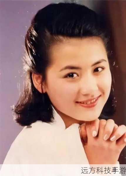 而如花这个角色,在这个“女人帮”中也有着独特的地位,她或许不是最耀眼的那一个,但她的存在却为整个故事增添了不少趣味和戏剧性,她的扮演者通过细腻的表演,让我们看到了一个虽然外表有些夸张,但内心充满热情和善良的女性形象。