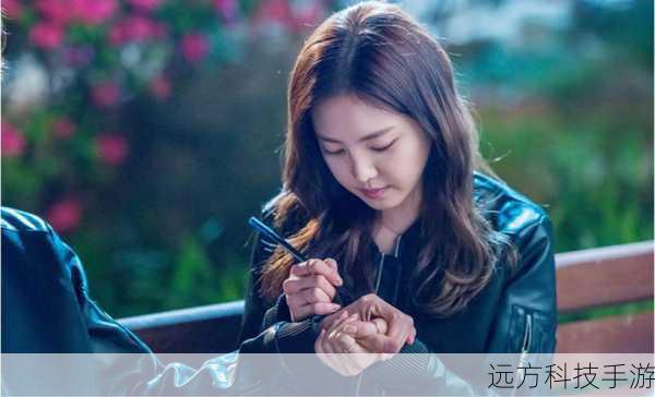 《辛德瑞拉和四骑士》讲述了一个平凡女孩与四位豪门公子之间发生的浪漫故事,剧中的角色各具特色,他们的情感纠葛和成长历程让观众们沉浸其中,高甫洁作为一位备受瞩目的演员,她的加入无疑为这部剧增添了更多的看点。