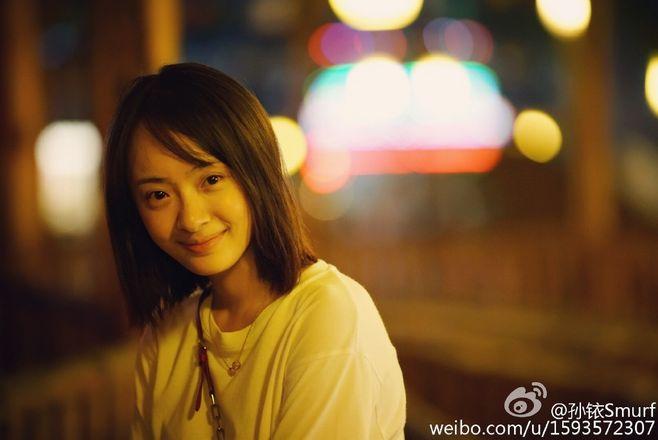 孙铱在与其他演员的合作中,展现出了良好的团队精神和专业素养,她与剧中的主演们默契配合,共同演绎出了一段段感人至深的情节,这种团队合作的精神不仅让剧中的角色更加丰满,也让整个作品更加精彩绝伦。