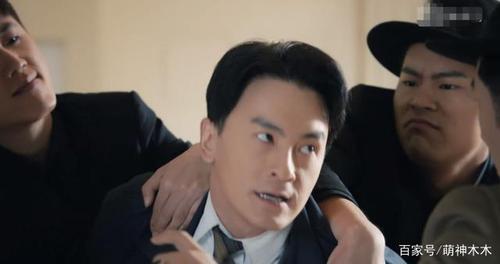 杨立新将尤曙光的憨厚、善良和坚持表现得十分到位,让观众对这个角色充满了同情和喜爱,刘蓓则成功地塑造了李婉华的温柔与坚韧,她在感情戏中的细腻演绎令人动容,陈佩斯饰演的唐一品,既有商人的精明,又有情感上的纠葛,展现了他多面的演技,白玉饰演的王大冲,以其独特的喜剧风格为剧集增添了不少欢乐。