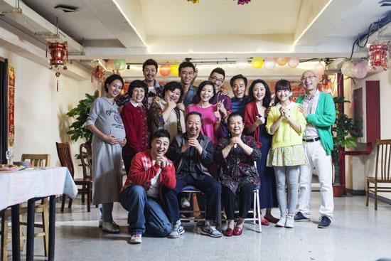 通过对《好大一个家》的演员表和角色介绍,我们可以更好地理解这部剧的魅力所在,每一个角色都是这个大家庭中不可或缺的一部分,他们共同演绎了一出出精彩绝伦的故事,无论是主角还是配角,他们的精彩表现都为这部剧增色不少,让我们一起回味这部剧带给我们的感动与欢乐,期待着更多这样优秀的作品出现。