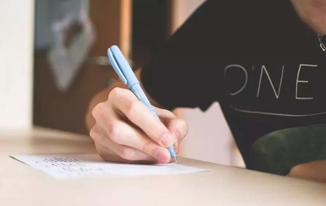 A:虽然没有绝对的“捷径”,但保持账号信息的完整性和安全性是预防遗忘和丢失的关键,建议你在注册账号时,使用容易记忆但又不易被猜到的密码,并开启两步验证等安全措施,将账号信息(如QQ号、密码提示等)保存在安全的地方,以备不时之需,这样,即使偶尔遗忘,也能迅速找回你的“数字记忆”。
