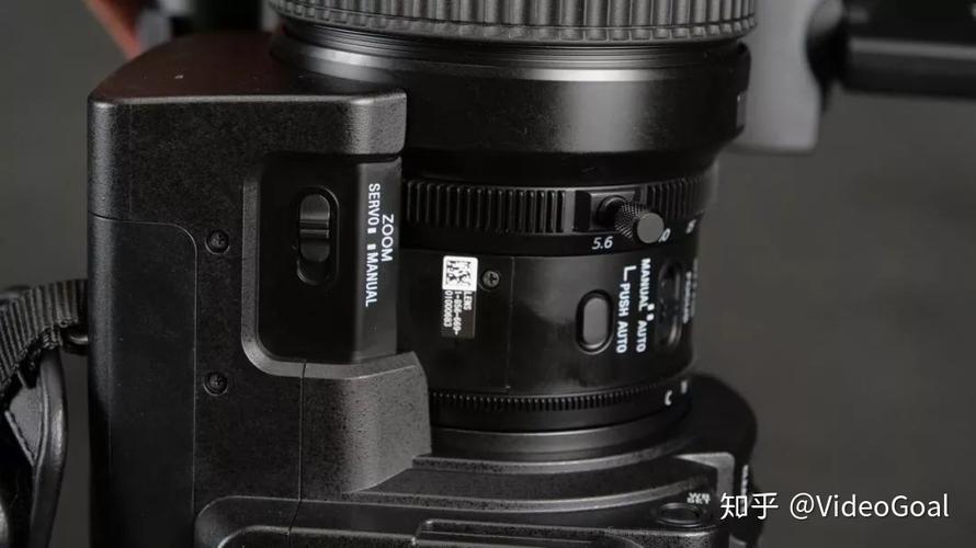 问题三:索尼PXW-X280的变焦镜头有何特点?