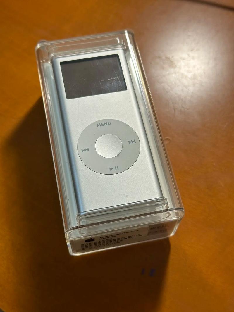 3. 苹果iPod nano2 8G的屏幕显示效果如何?