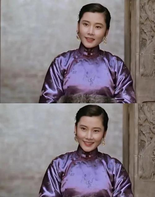 1992 年，何赛飞参演了李少红执导的电影《血色清晨》，在片中饰演农村妇女红杏，这是何赛飞第一次尝试农村题材的电影，也是她第一次与李少红合作，在拍摄过程中，何赛飞深入地了解了农村妇女的生活和心理，她的表演得到了导演和观众的高度评价。