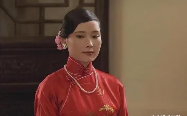 何赛飞在该剧中的表现非常出色，她将余黄氏这个角色演绎得淋漓尽致，她通过细腻的表演，将余黄氏的内心世界展现给观众，让人们看到了她的善良和无奈，她的表演得到了观众的高度评价，成为了该剧中的一大亮点。