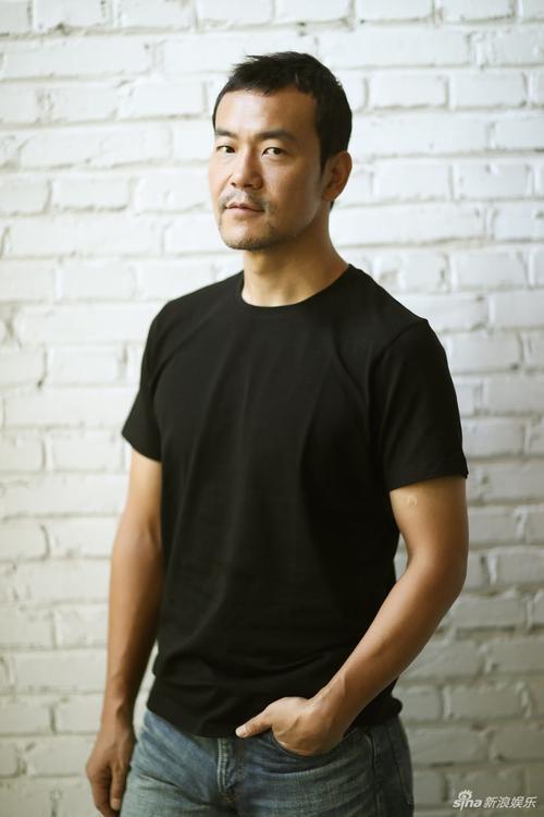廖凡是一位非常优秀的演员,他通过自己的表演,将武建超这个角色演绎得淋漓尽致,他的表演不仅让观众们看到了一个有血有肉的人物形象,也让人们对淘金人的生活有了更深入的了解,相信在未来的演艺生涯中,他会给我们带来更多精彩的表演。