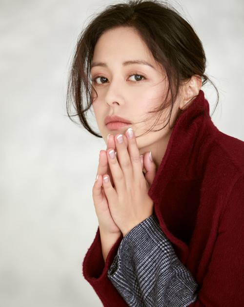 王力可就是这样一个演员,她用自己的演技和魅力征服了观众,用自己的爱心和社会责任感感染了观众,用自己的生活态度和品味影响了观众,她是一个值得我们尊敬和喜爱的演员,也是一个值得我们学习和效仿的榜样。