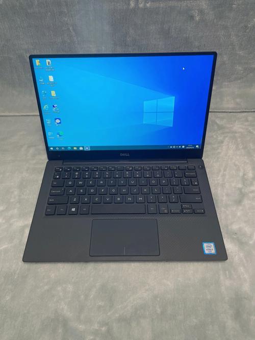 存储方面,戴尔XPS 13(XPS13D-138)采用了256GB的SSD固态硬盘,相比传统机械硬盘,SSD在读写速度上有着质的飞跃,能够显著提升系统的启动速度和应用程序的加载速度,屏幕方面,它配备了一块13.3英寸的LED背光显示屏,分辨率为1366x768,虽然在当前市场上不算顶尖,但足以满足大多数用户的日常需求,该屏幕还支持16:9的黄金比例,无论是观看视频还是浏览网页,都能获得舒适的视觉体验。