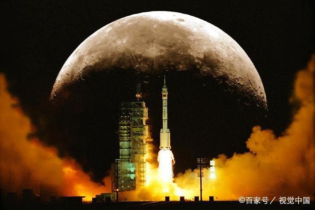 人类探索宇宙的历史可以追溯到几千年前,如中国的“嫦娥奔月”传说和古希腊的“太阳神”传说等,现代人类探索宇宙的成就包括人造卫星、航天飞机、空间站、月球探测、火星探测等。