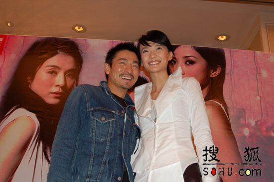 胥力文曾在多部网络大电影中扮演过同一个角色,这个角色就是《终极硬汉》中的冷锋,在这部电影中,胥力文饰演的冷锋是一位特种兵,他在执行任务时遭遇了一系列的危险和挑战,胥力文通过自己的表演,将冷锋这个角色演绎得淋漓尽致,他的动作戏和表情都非常到位,让观众们感受到了特种兵的坚韧和勇气。