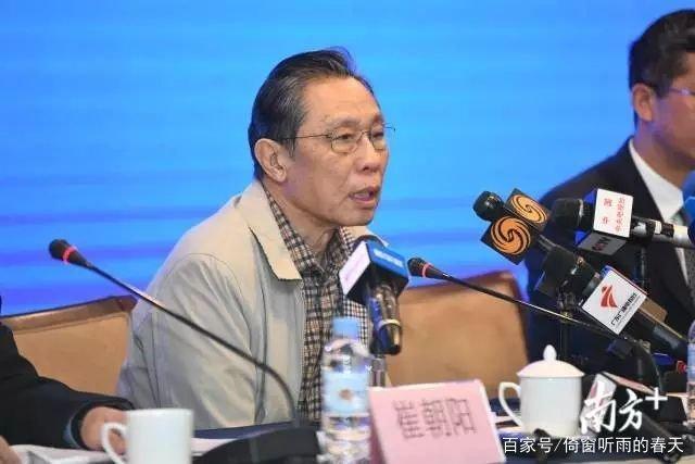 面对这种情况,高立仁并没有放弃,他与其他医生一起,制定了详细的治疗计划,并采用了一些特殊的治疗手段,试图帮助阿伟摆脱困境,经过一段时间的治疗,阿伟的病情终于得到了控制,他开始重新认识自己和周围的世界。