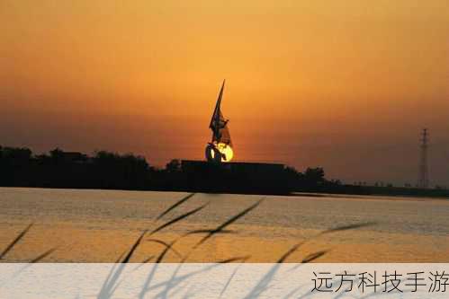 在东湖之畔,晨光初破晓,一场自然界的视觉盛宴正悄然上演——这便是令人叹为观止的“九龙吐珠”生态摄影奇观,武汉东湖,这颗镶嵌在长江之滨的璀璨明珠,不仅以其广袤的水域、丰富的植被和多样的生物种群闻名遐迩,更因这独特的自然景象,吸引了无数摄影爱好者与生态探索者的目光。
