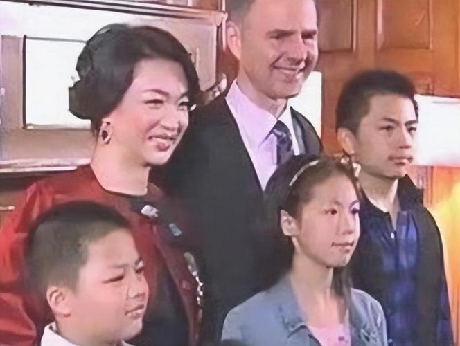 轻松幽默:金星以其独特的语言风格和幽默风趣的表达方式,为观众带来轻松愉悦的氛围。