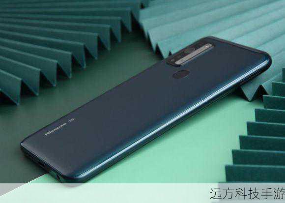初见海信ITV E2070,最吸引人的莫过于它那纤薄轻盈的机身设计,在这个追求极致便携的时代,海信显然深谙此道,E2070采用了超薄的边框设计,搭配轻量化的材质,使得整机厚度和重量都得到了有效控制,即便是长时间手持使用,也不会感到丝毫负担,无论是通勤路上还是旅行途中,海信ITV E2070都能轻松放入背包或手提包中,成为你随身携带的娱乐与办公小能手。