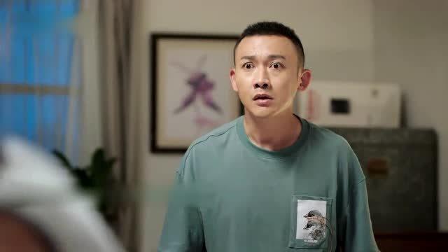 答:黄自立和方言在一次意外中相识,方言受伤住院,黄自立在医院里悉心照顾她,让她感受到了温暖和关爱,在这个过程中,方言也意识到了自己对黄自立的感情,但他们的感情也遇到了一些困难,比如方言的父母不同意他们在一起,认为黄自立的条件不好,但黄自立并没有放弃,他用自己的行动证明了自己的能力和诚意,最终得到了方言父母的认可。