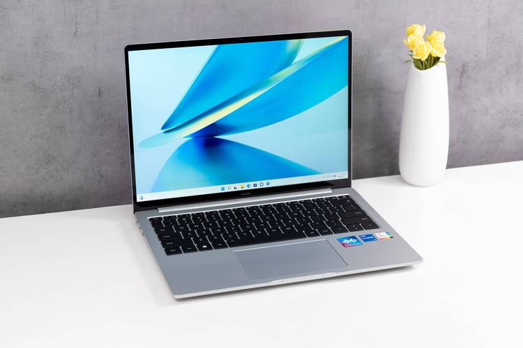 荣耀MagicBook X14:智慧互联,高效办公