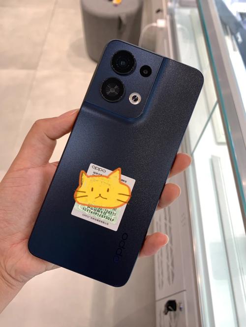 OPPO手机在拍照方面一直有着不错的口碑,OPPO R817T也不例外,该机后置800万像素摄像头,支持自动对焦和LED闪光灯,能够拍摄出清晰明亮的照片,前置30万像素摄像头也满足了用户自拍的需求,OPPO R817T还提供了多种拍照模式和特效,让用户能够轻松拍出个性化的照片。