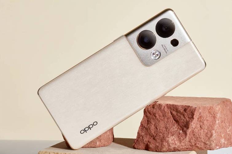 关于OPPO R817T的价格,由于该机已经停产多年,因此官方渠道已经无法购买到全新机型,不过,在一些二手交易平台或线下小店中,仍然可以找到这款手机的身影,根据市场情况,OPPO R817T的二手价格大致在几百元至千元不等,具体价格会根据手机的成色、配件是否齐全等因素有所浮动。