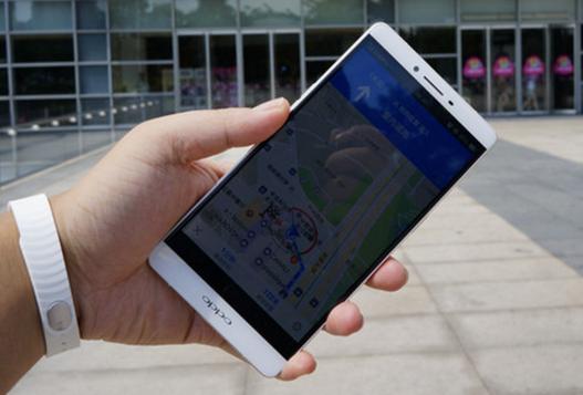 答:OPPO R817T的拍照效果在当时来说还是相当不错的,后置800万像素摄像头配合LED闪光灯和多种拍照模式、特效,能够拍摄出清晰明亮的照片,不过与现在的智能手机相比,其拍照效果可能会稍显逊色。