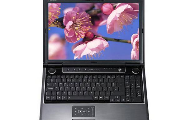 华硕M50Q84Vc-SS以其独特的外观设计,在当年就赢得了不少用户的青睐,机身采用复合材质,既保证了耐用性,又不失时尚感,尤其是那钢琴烤漆的材质,搭配“晶钻漾采”喷涂技术,让整机在光线下熠熠生辉,仿佛一颗穿越时空而来的宝石,虽然如今看来,这样的设计或许略显厚重(约2.66kg),但在那个时代,它无疑是科技与美学的完美结合。