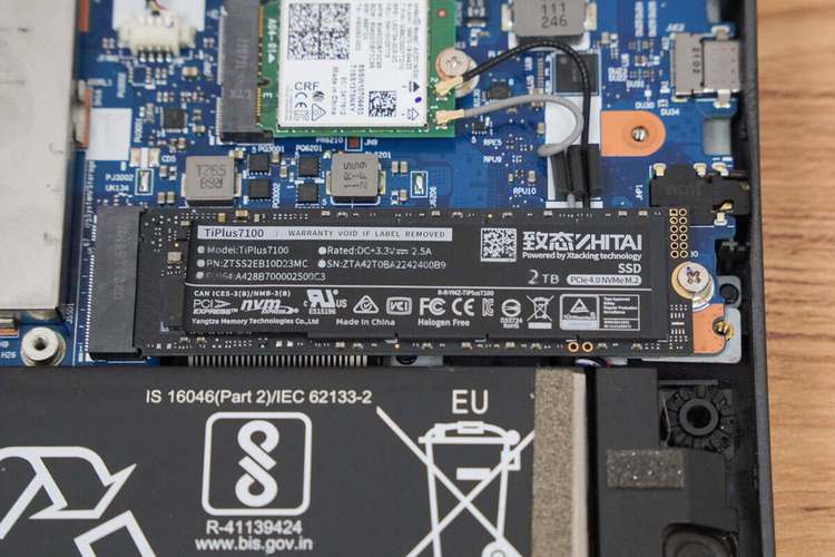 存储方面,M50Q84Vc-SS内置了一块160GB的机械硬盘,转速为5400RPM,虽然容量和速度都无法与现在的固态硬盘相提并论,但在当时,这样的存储空间足以容纳大量的文档、图片和视频文件,为用户提供了充足的存储解决方案。