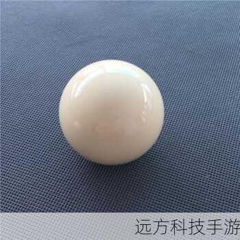 如此强大的性能是如何被封装进这小小的52.5mm x 45.0mm空间内的呢?这背后离不开英特尔先进的封装技术,英特尔通过精细的电路设计、高效的热管理方案以及创新的封装材料,成功地将高性能的处理器核心、缓存、内存控制器等组件集成在一起,形成了这个既紧凑又强大的处理器。