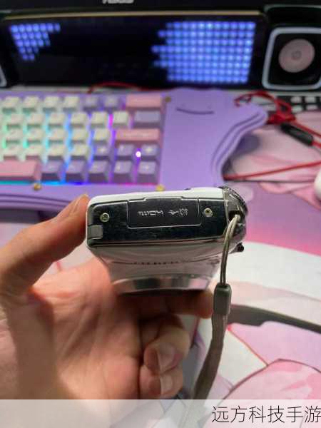 说到富士FinePix F505EXR,不得不提的就是其搭载的EXR传感器,这是富士独有的技术,它打破了传统传感器单一感光度的限制,通过智能分析拍摄场景,自动切换至最适合的感光度和动态范围设置,无论是明亮的户外风光,还是暗光下的细腻人像,EXR传感器都能游刃有余地捕捉每一个细节,让照片更加生动、真实,这种技术的革命性突破,让富士FinePix F505EXR在同类产品中脱颖而出,成为众多摄影爱好者的首选。