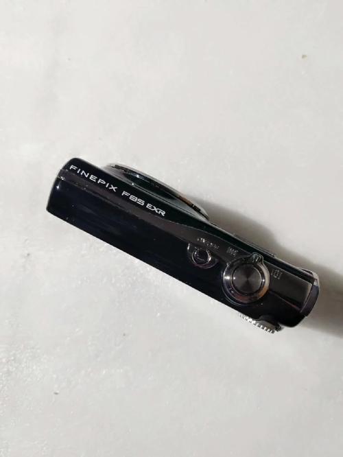 问题一:富士FinePix F505EXR的EXR传感器相比传统传感器有哪些优势?