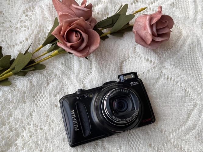 问题三:富士FinePix F505EXR在视频拍摄方面表现如何?