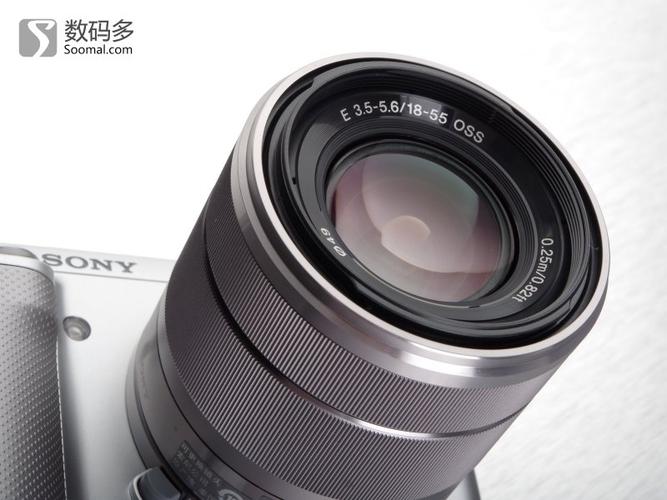 索尼NEX-F3是一款非常适合入门级用户使用的微单相机,它拥有1610万有效像素的Exmor APS HD CMOS传感器,能够拍摄出细腻、清晰的照片,该相机支持全高清视频拍摄和立体声录音,满足用户多样化的拍摄需求,最值得一提的是,NEX-F3的180度翻转屏设计让自拍变得更加简单有趣,内置的自拍滤镜和美颜功能也让自拍照片更加美丽动人,该相机还具备丰富的拍摄模式和功能以及简单易用的操控体验,非常适合初学者入门使用,索尼NEX-F3是一款性价比很高的入门级微单相机,值得推荐。