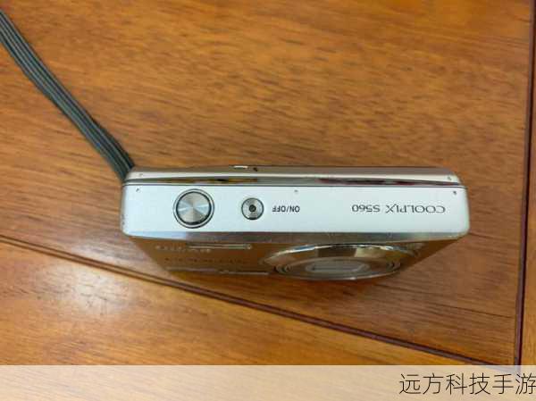 在续航和存储方面,尼康S560同样表现出色,它配备了高性能的电池,能够支持长时间的拍摄需求,让你在户外旅行或家庭聚会中无需担心电量不足的问题,相机支持大容量的SD卡扩展,让你能够存储更多的照片和视频,记录下更多的美好回忆。