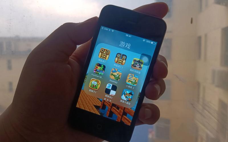 iPhone4S在今天依然可以流畅运行许多基础应用和轻量级游戏,虽然一些最新版本的社交软件、视频应用或大型游戏可能因为系统要求过高而无法安装或运行,但像浏览器、音乐播放器、电子书阅读器等基础应用,以及部分老版本的热门游戏,iPhone4S都能轻松应对。