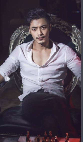 刘达是一位非常有实力的演员,他的演技出色,能够将角色的性格特点和情感变化演绎得非常到位,相信在未来的演艺生涯中,他会带给观众们更多精彩的表演。