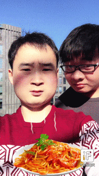 刘达的感情生活是一个谜,我们只能通过他的演艺事业和社交媒体上的动态来了解他的一些情况,不过,这也正是他作为一个演员的魅力所在,他能够将自己的私人生活和工作分开,专注于塑造各种不同的角色。