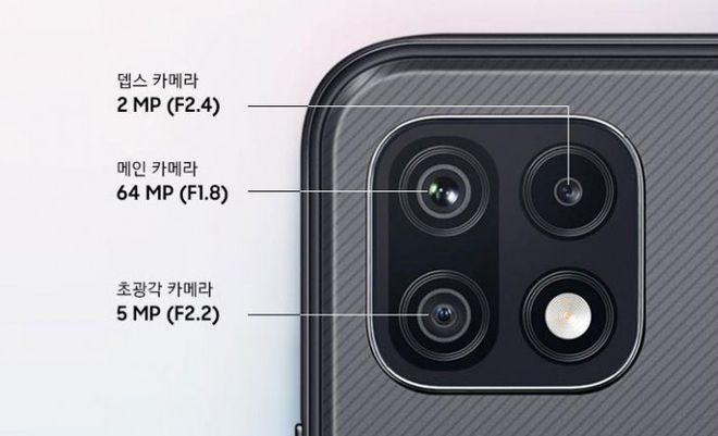 回答:三星M7500配备了一颗320万像素的后置摄像头,这颗摄像头支持多种照片分辨率和照片质量设置让用户可以根据实际情况选择最适合的拍照模式,同时它还支持有声视频拍摄功能让用户能够轻松记录下生活中的每一个精彩瞬间。