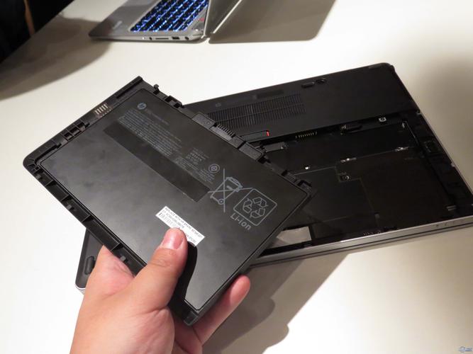 A:是的,惠普EliteBook 2530p支持快速充电技术,这意味着,在紧急情况下,只需短时间的充电,就能迅速恢复一定的电量,满足你临时的工作或会议需求,大大提升了使用的灵活性。