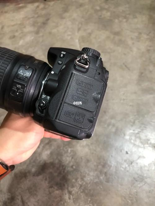 问题一:尼康D7000套机适合哪些类型的摄影爱好者?