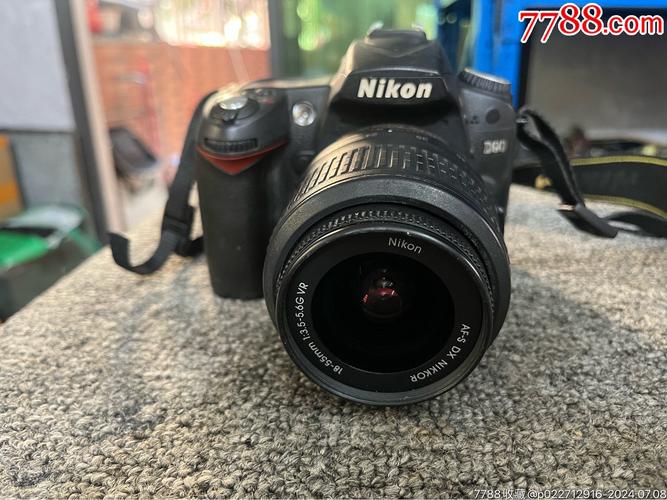 尼康的18-300mm镜头内置了光学防抖技术(具体型号可能有所不同,但大多数版本都具备此功能),这对于长焦拍摄尤为重要,防抖功能可以有效减少因手持拍摄时手部抖动导致的画面模糊,提升拍摄成功率,尤其是在光线较暗或需要长时间曝光的情况下,防抖功能更是不可或缺。