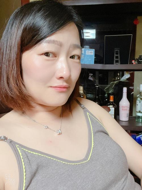 对于敏感肌来说,选择护肤品就像是在走钢丝,稍有不慎就可能引发肌肤问题,而理肤泉,这个源自法国的药妆品牌,以其温和、安全、高效的护肤理念,成为了敏感肌的救星,在聚超值上,理肤泉的B5修复霜、特安舒缓喷雾等产品,凭借其卓越的舒缓与修复能力,赢得了敏感肌消费者的广泛赞誉。
