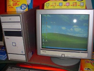 作为家用台式机，TCL锐翔S8825(19wLCD)在显示方面同样表现出色，它采用了一块19英寸的宽屏液晶显示器，分辨率为1440×900，色彩饱满、画面细腻，无论是观看高清视频还是进行图形设计，都能带来极佳的视觉体验，该显示器还支持TCL极宽系列技术，让您的视野更加开阔，享受更加沉浸式的观看体验。