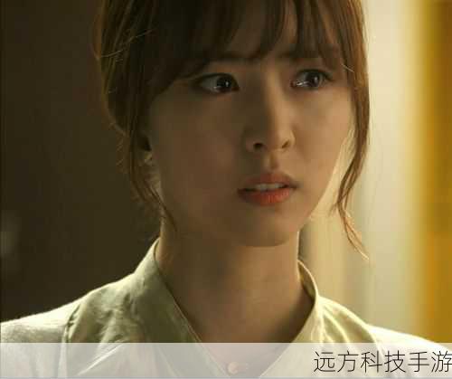 李沇熹在剧中饰演女主角池允秀,她是一个活泼、开朗、乐观、坚强的女孩,她在 18 岁时因为车祸而昏迷,12 年后醒来时,发现自己的外貌和年龄都回到了 18 岁,并且与曾经的初恋男主重逢,她对男主的感情也一直没有改变,即使知道男主已经有了别的女朋友,也依然想要和他在一起,她的演技很有张力,很有个性,让观众看到了她的多面性。